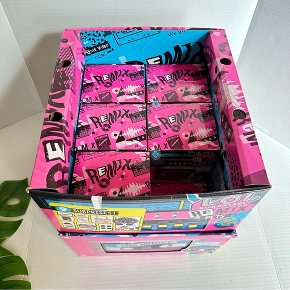 LOL Surprise Remix Pets - 9 Surprises with Real Hair & Surprise Song Lyrics LOT - Picture 5 of 10